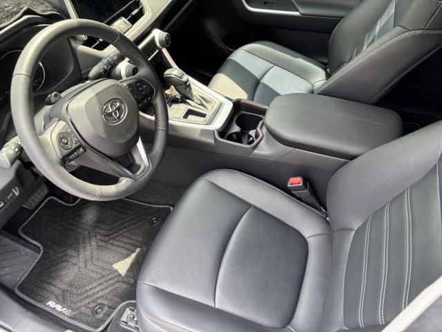 2021 TOYOTA RAV4 旗艦影音版 一手車 原鈑件 跑1.7萬公里 原廠保養 里程保證 內外漂亮如新  第4張相片