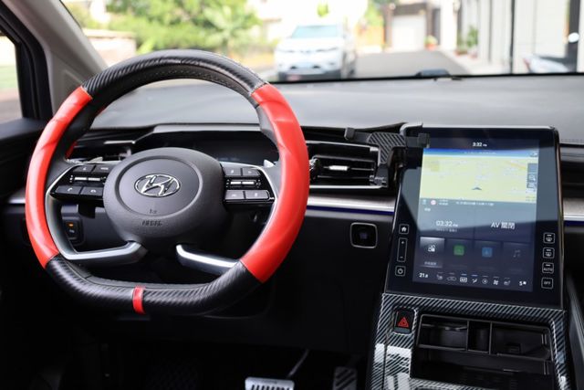 頂級版 全景天窗 雙電動滑門 一手車 原鈑件 跑四萬五 原廠保養 里程保證 新車保固中  第15張相片