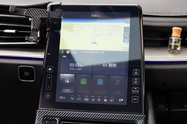 頂級版 全景天窗 雙電動滑門 一手車 原鈑件 跑四萬五 原廠保養 里程保證 新車保固中  第17張相片