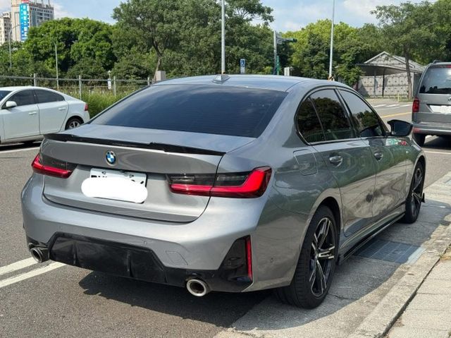 2023年式 M-Sport 總代理 小改款 5AU 曲面螢幕 ID8 原鈑件 里程4.6萬公里 原廠保養 新車保固中  第2張相片
