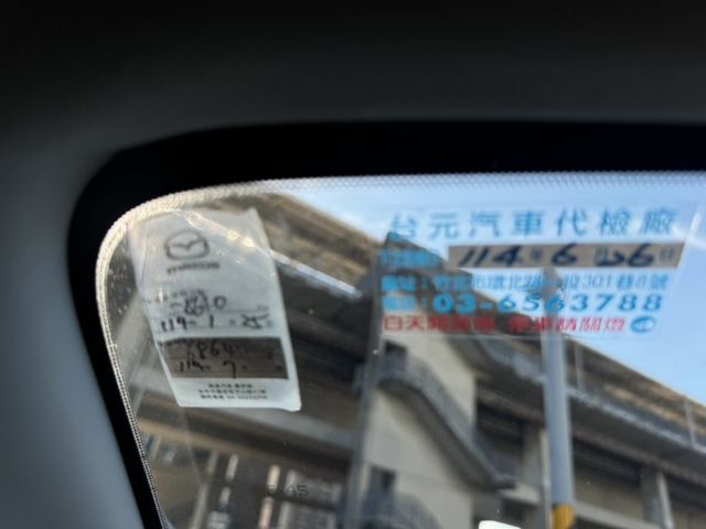 一手車 跑6.1萬公里 原廠保養 里程保證 無事故無泡水 已認證  第7張相片