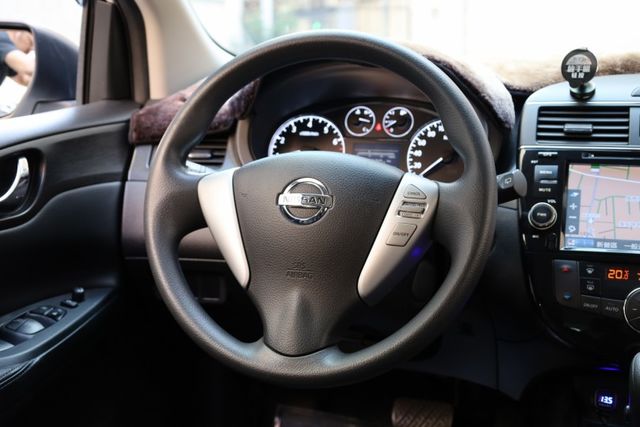 豪華版 IKEY 摸門 空力套件 影音 特仕版鋁圈 跑十一萬 無事故 無泡水 定期保養 里程保證 已認證  第14張相片