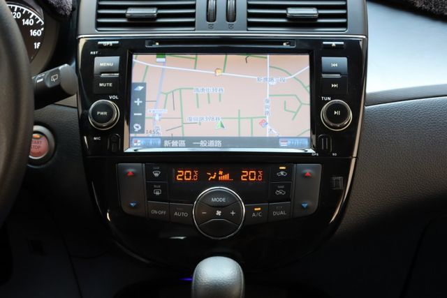 豪華版 IKEY 摸門 空力套件 影音 特仕版鋁圈 跑十一萬 無事故 無泡水 定期保養 里程保證 已認證  第15張相片