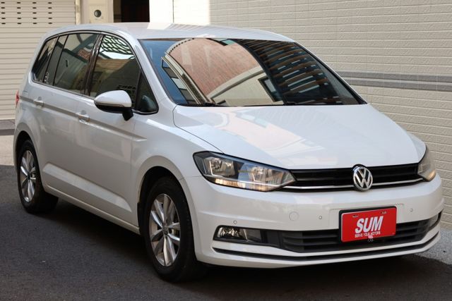 2016年式 280 TSI 小改款 汽油 一手車 原鈑件 跑十一萬 定期保養 里程保證  第4張相片