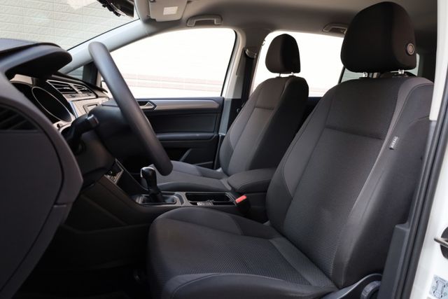 2016年式 280 TSI 小改款 汽油 一手車 原鈑件 跑十一萬 定期保養 里程保證  第11張相片