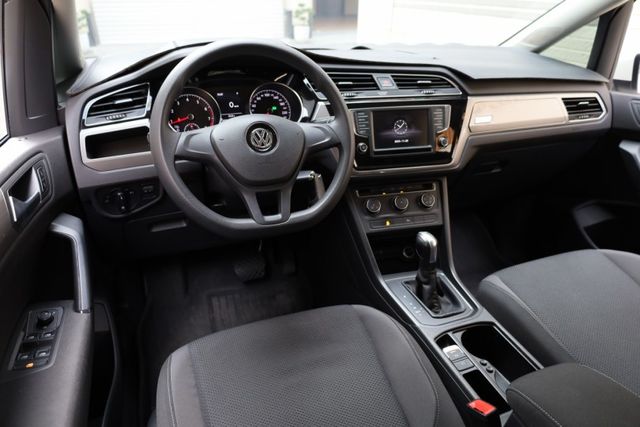 2016年式 280 TSI 小改款 汽油 一手車 原鈑件 跑十一萬 定期保養 里程保證  第12張相片