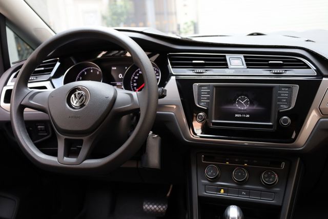 2016年式 280 TSI 小改款 汽油 一手車 原鈑件 跑十一萬 定期保養 里程保證  第14張相片