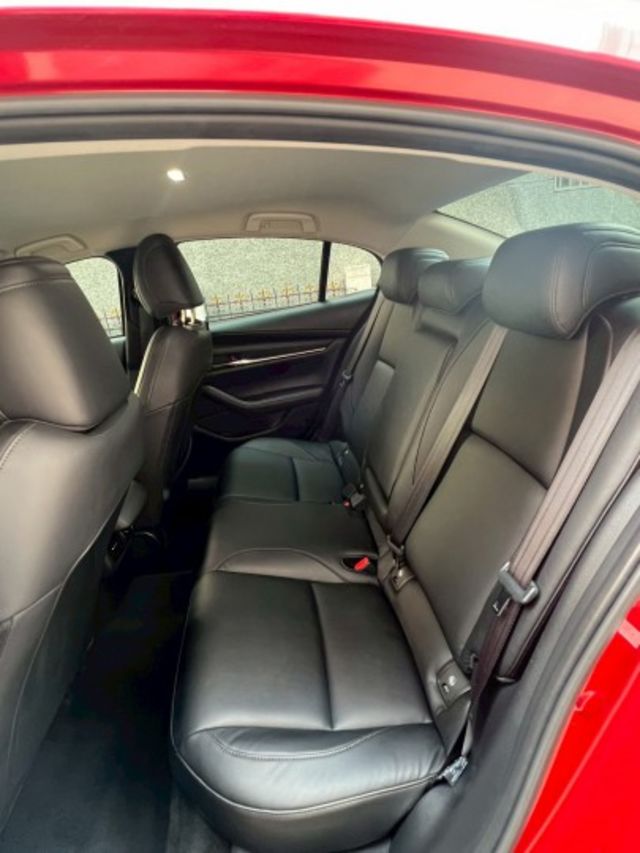 4D 2.0頂級型 跑七萬公里 原廠保養 里程保證  第3張相片