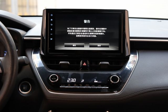 1.8豪華 原鈑件 原廠保養 里程保證 新車保固中 有IKey ACC 自動頭燈  第15張相片