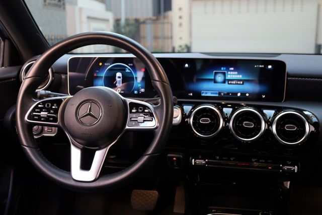 2019年式 總代理 原鈑件 原廠保養 里程保證 有定速 盲點 電動記憶座椅  第13張相片