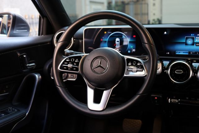 2019年式 總代理 原鈑件 原廠保養 里程保證 有定速 盲點 電動記憶座椅  第14張相片