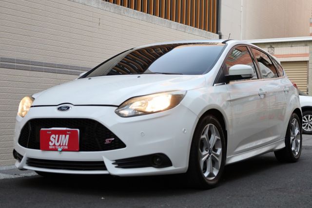 柴油 原鈑件 無事故 無泡水 里程保證 升級ST套件 影音 剛整理DPF 噴油嘴 換壓縮機 隔熱紙 輪胎 保養紀錄齊全  第2張相片