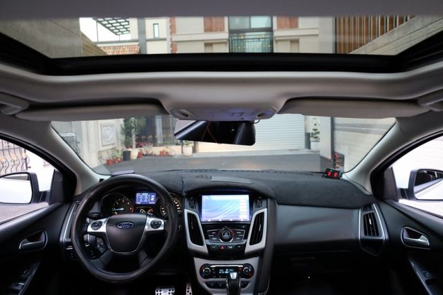 柴油 原鈑件 無事故 無泡水 里程保證 升級ST套件 影音 剛整理DPF 噴油嘴 換壓縮機 隔熱紙 輪胎 保養紀錄齊全  第12張相片