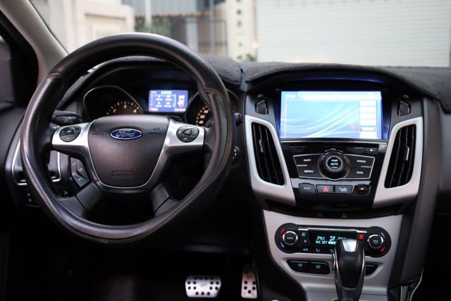 柴油 原鈑件 無事故 無泡水 里程保證 升級ST套件 影音 剛整理DPF 噴油嘴 換壓縮機 隔熱紙 輪胎 保養紀錄齊全  第14張相片