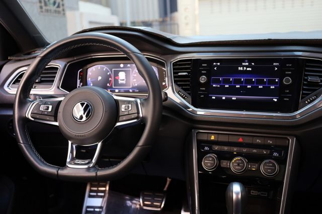 330 TSI R-Line Performance 一手車 跑七萬 原廠保養 里程保證  第14張相片