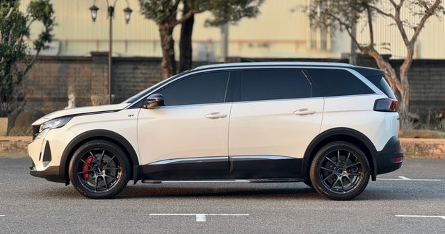 2022年式 新款GT版本 7人座 一手工程師用車 原鈑件 跑六萬四 定期保養 里程保證 全車滿配  第2張相片