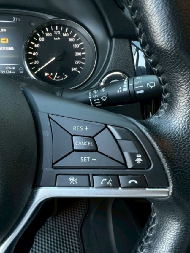 智行版 原鈑件 跑三萬九 原廠保養 里程保證  第6張相片