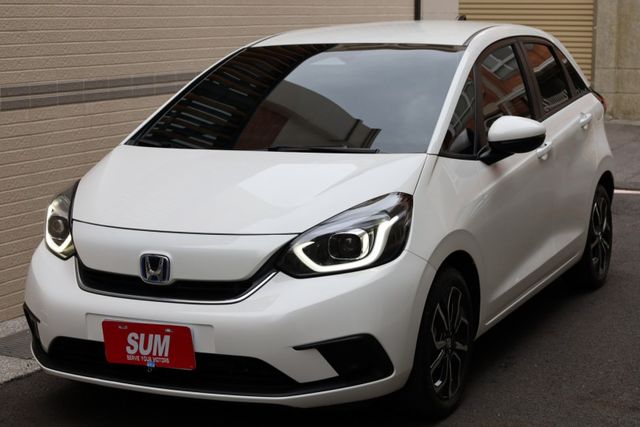 HEV油電版 一手車 跑三萬三 原廠保養 里程保證 新車保固中  第2張相片