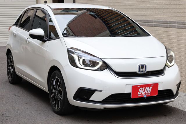 HEV油電版 一手車 跑三萬三 原廠保養 里程保證 新車保固中  第3張相片