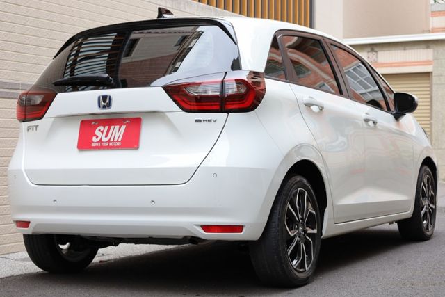 HEV油電版 一手車 跑三萬三 原廠保養 里程保證 新車保固中  第6張相片