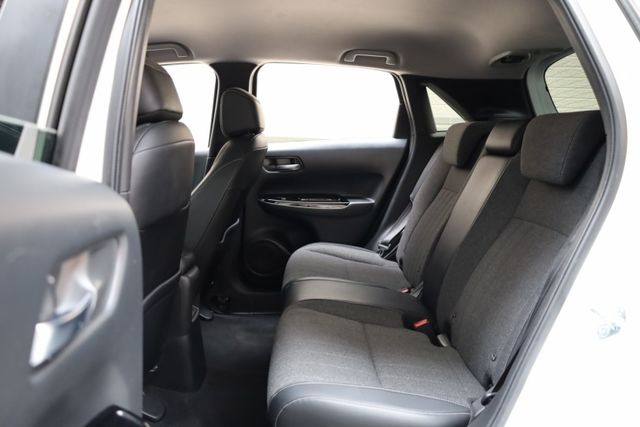 HEV油電版 一手車 跑三萬三 原廠保養 里程保證 新車保固中  第9張相片