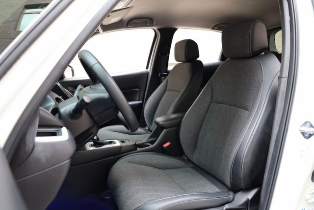 HEV油電版 一手車 跑三萬三 原廠保養 里程保證 新車保固中  第10張相片