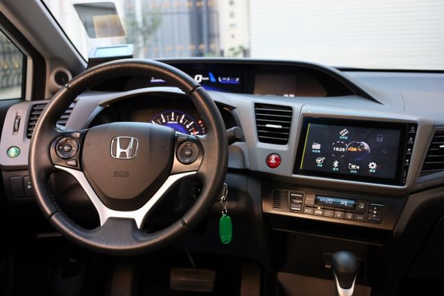 1.8 VTi-S 僅跑兩萬四 原鈑件 定期保養 車況健康 里程保證  第14張相片