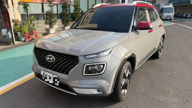 雙色特仕版 原鈑件 跑四萬二 定期保養 里程保證  第1張相片