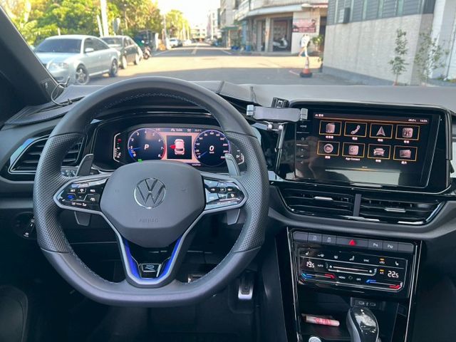 2024.3領牌/2024年式 T-Roc R 原鈑件 原廠保養 新車保固中 已認證 底色為藍色  第8張相片
