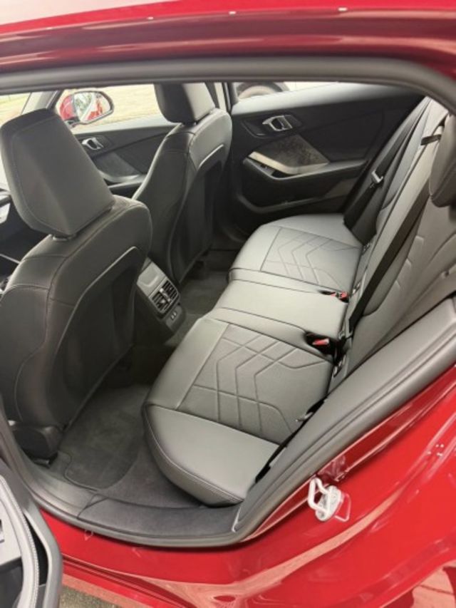 2026年式 120i 全新中獎車 原鈑件 新車保固中 僅跑100公里 里程保證  第3張相片