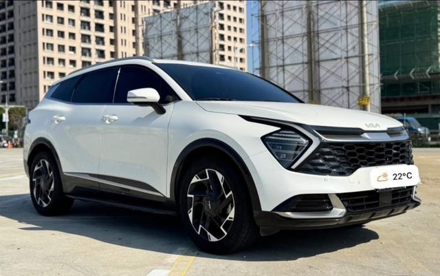 Apex 一手車 原鈑件 跑八萬四 定期保養 里程保證 內外漂亮 新車保固中  第2張相片