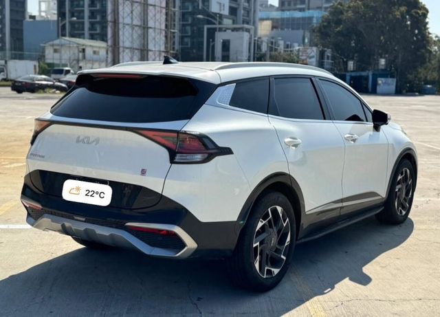 Apex 一手車 原鈑件 跑八萬四 定期保養 里程保證 內外漂亮 新車保固中  第6張相片