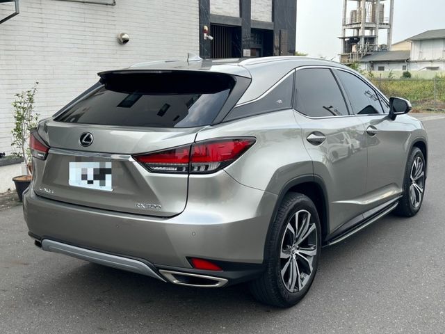 旗艦版 原鈑件 原廠保養 里程保證 有全景天窗 Ikey 升級拉桿 卡鉗 防撞門條  第3張相片