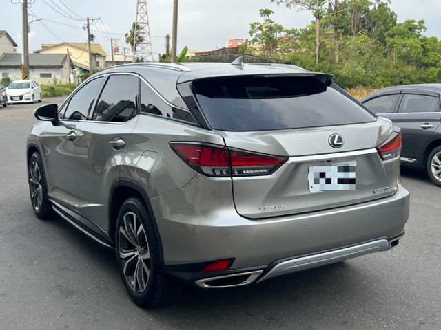 旗艦版 原鈑件 原廠保養 里程保證 有全景天窗 Ikey 升級拉桿 卡鉗 防撞門條  第4張相片