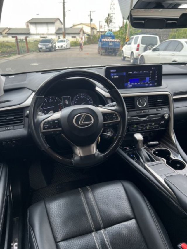 旗艦版 原鈑件 原廠保養 里程保證 有全景天窗 Ikey 升級拉桿 卡鉗 防撞門條  第6張相片