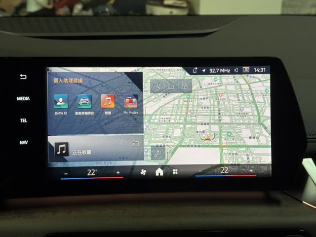 Luxury限量版 僅跑兩萬七 一手車 原鈑件 原廠保養 里程保證 新車保固中  第7張相片