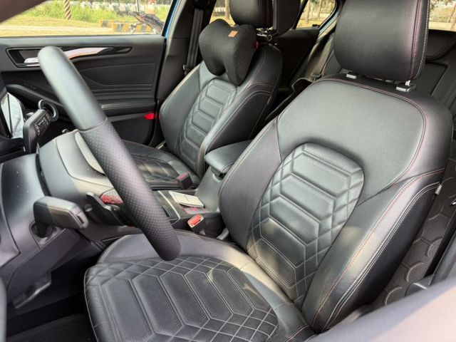 ST-Line Vignale 一手車 原鈑件 原廠保養 里程保證 加購3加3原廠全方位保固 新車保固中  第5張相片