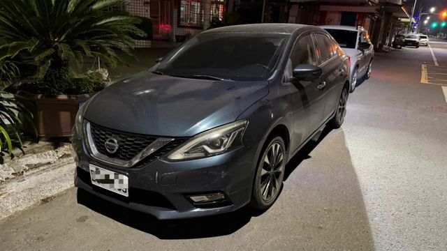 尊爵版 僅跑六萬八 原鈑件 定期保養 里程保證 有天窗 360環景 定速  第1張相片