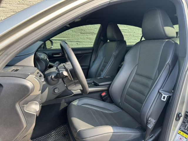 2019年式 F Sport版 一手車 原鈑件 定期保養 里程保證 有IKEY 盲點 電動記憶座椅  第4張相片