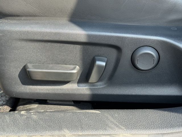 2019年式 F Sport版 一手車 原鈑件 定期保養 里程保證 有IKEY 盲點 電動記憶座椅  第9張相片