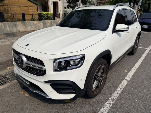 總代理 一手車 原鈑件 跑兩萬六 原廠保養 里程保證 有23P AMG外觀 360環景  第1張相片