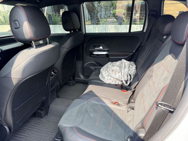 總代理 一手車 原鈑件 跑兩萬六 原廠保養 里程保證 有23P AMG外觀 360環景  第6張相片