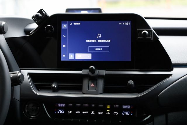 豪華版 一手車 原鈑件 僅跑九千公里 原廠保養 里程保證 新車保固中 有IKEY 環景 盲點 ACC  第15張相片