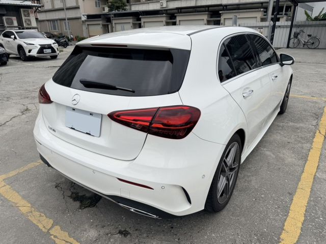 AMG 一手車 總代理 小改款 原廠保養 新車保固中 有23P AMG空力套件 盲點 環景  第3張相片