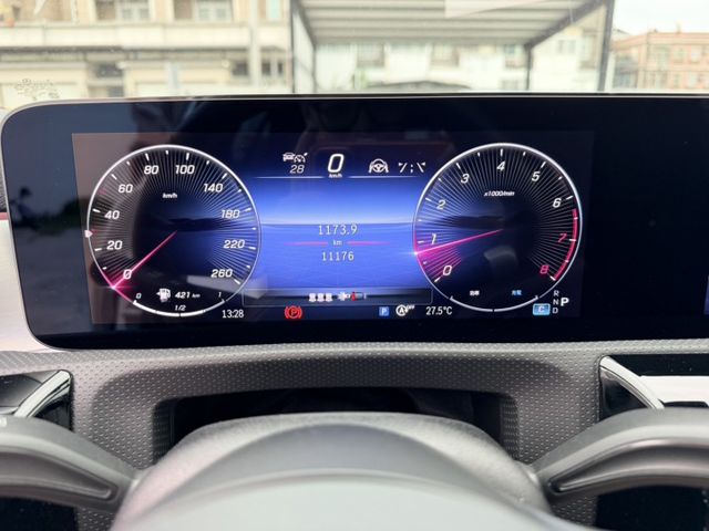 AMG 一手車 總代理 小改款 原廠保養 新車保固中 有23P AMG空力套件 盲點 環景  第7張相片