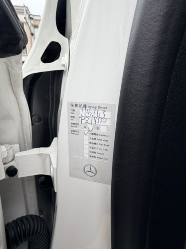 AMG 一手車 總代理 小改款 原廠保養 新車保固中 有23P AMG空力套件 盲點 環景  第9張相片