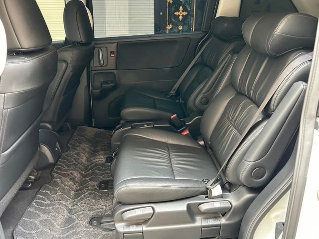 登峰版 七人座 原鈑件 跑六萬九 一手車 定期保養 里程保證 內外漂亮  第5張相片