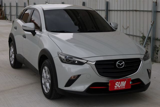 2.0 原鈑件 定期保養 里程保證 內外漂亮如新 有倒車影像 免鑰匙啟動  第4張相片