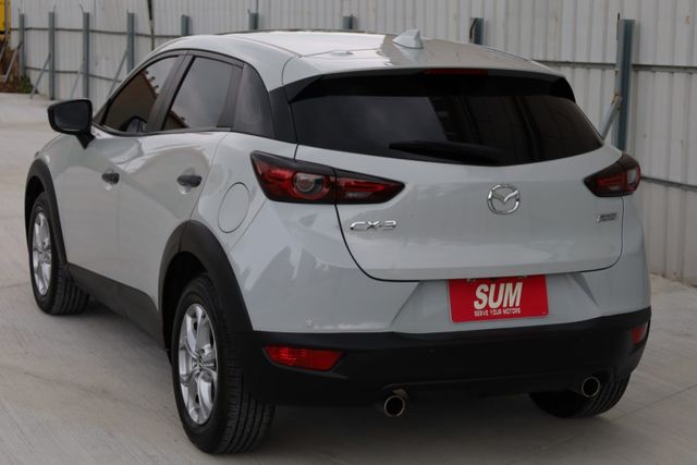 2.0 原鈑件 定期保養 里程保證 內外漂亮如新 有倒車影像 免鑰匙啟動  第6張相片