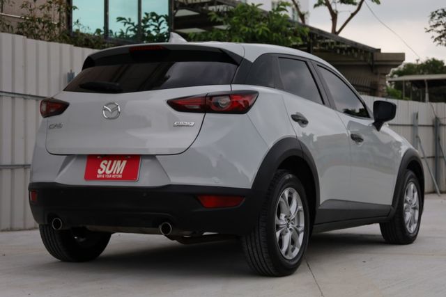 2.0 原鈑件 定期保養 里程保證 內外漂亮如新 有倒車影像 免鑰匙啟動  第8張相片